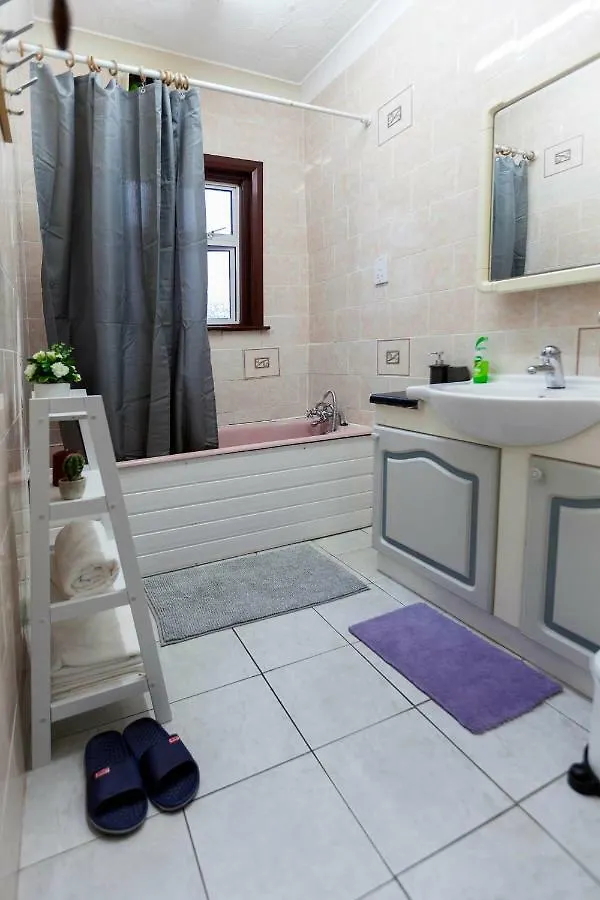 Guest house Adam Short Stay London