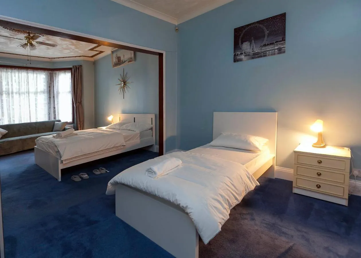 Guest house Adam Short Stay London